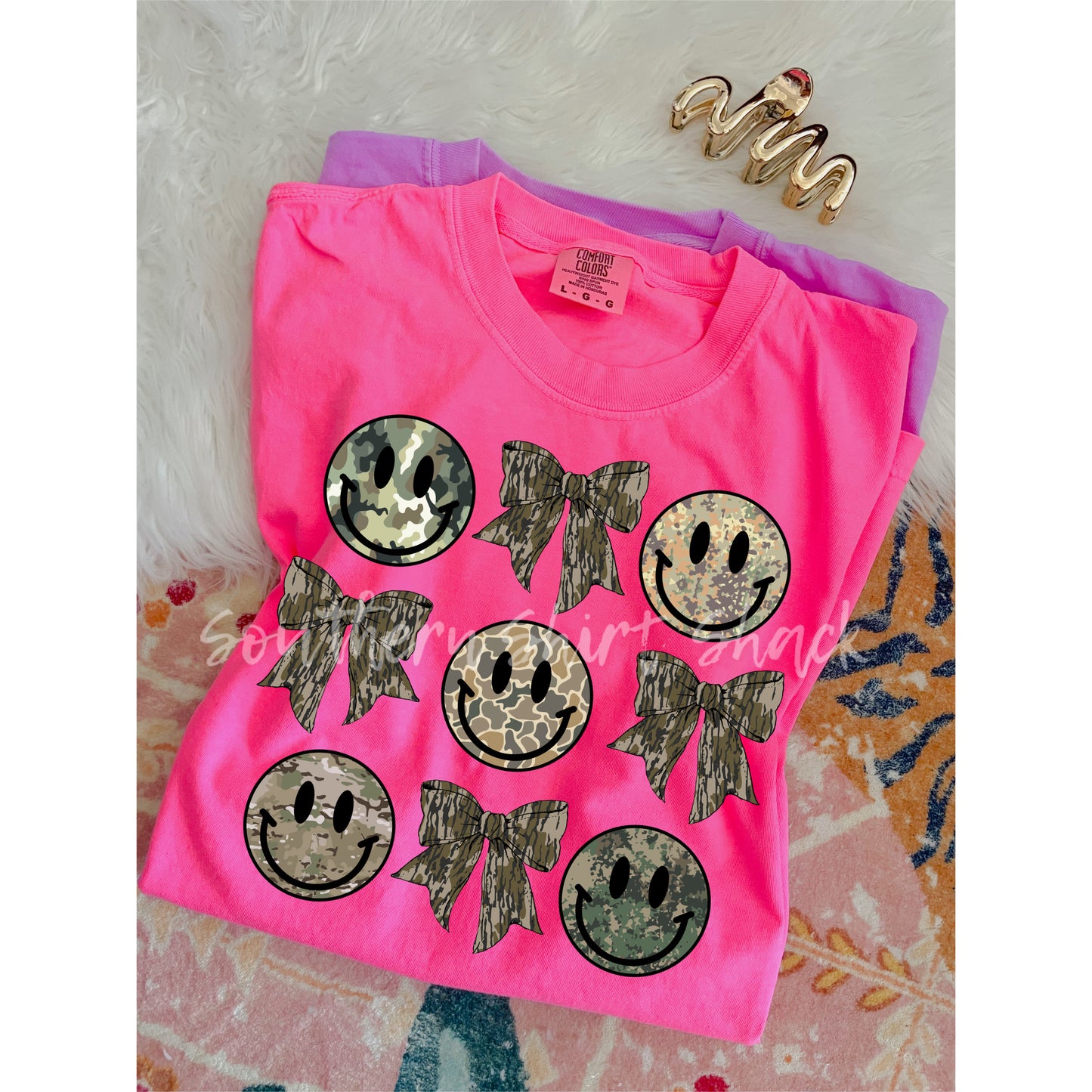 Camo bows & smileys Comfort Colors tee | Neon Pink