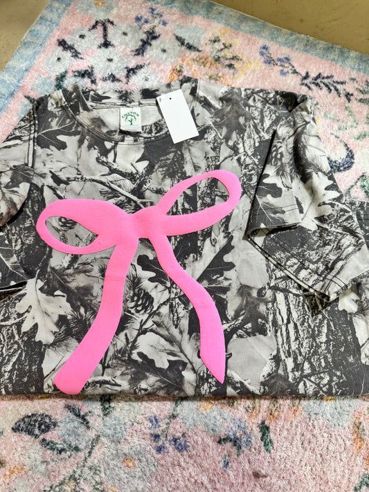 Gray Camo Bow tee | M | READY TO SHIP