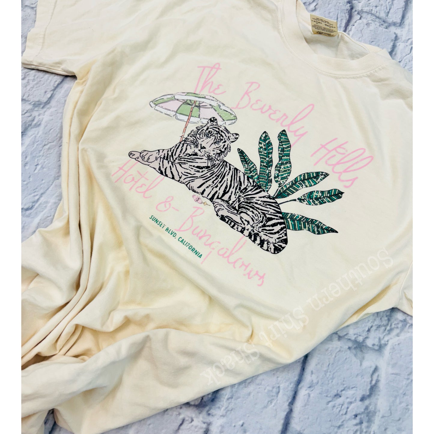 Beverly Hills Bungalows | Cream CC tee