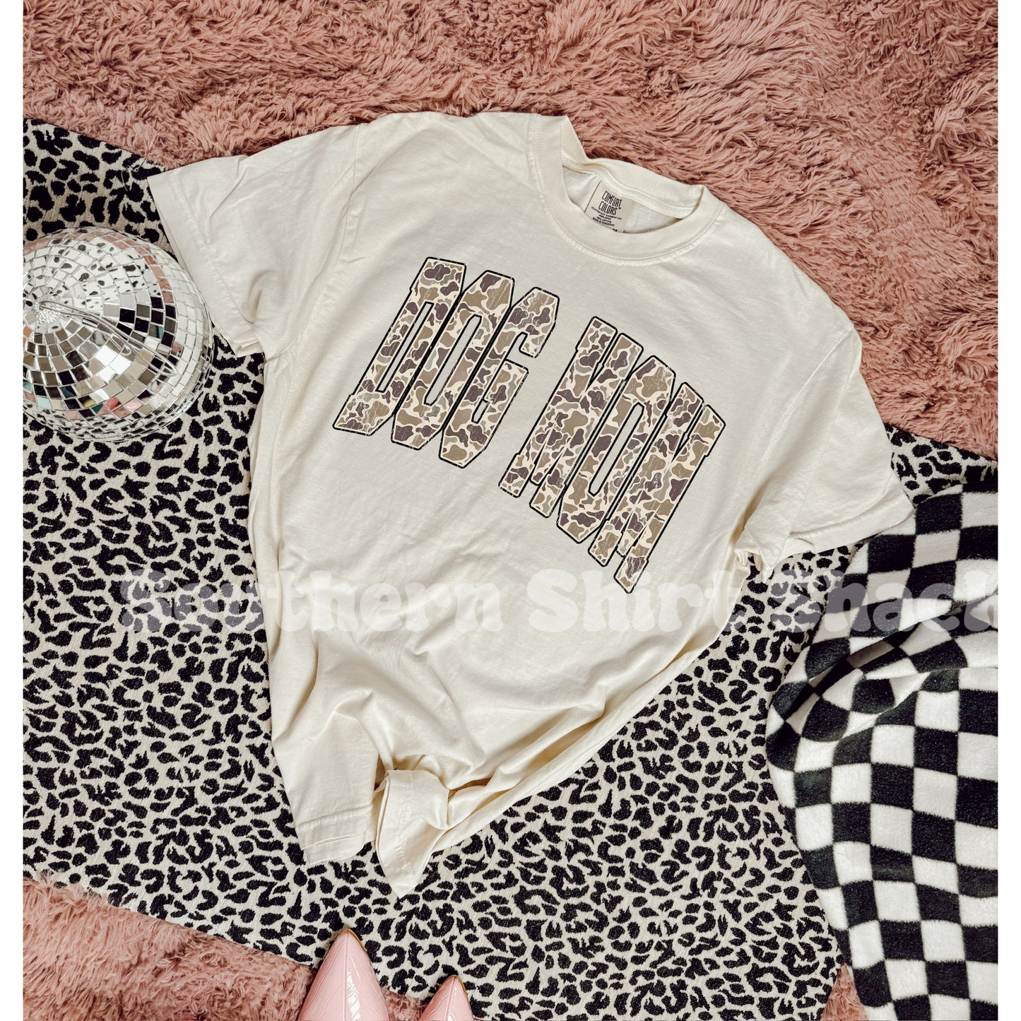 Duck Camo Dog Mom Comfort Colors tee | Ivory