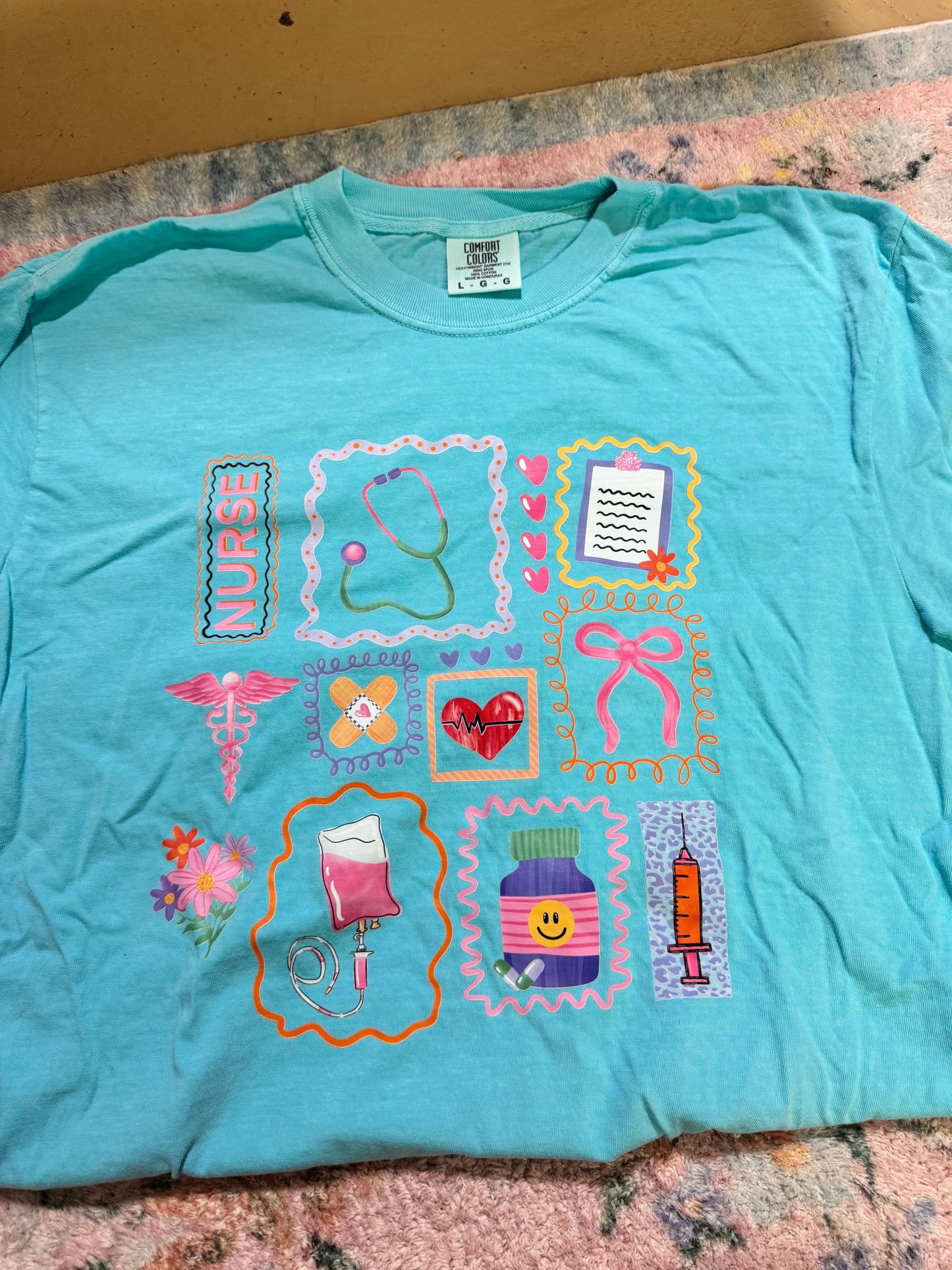 Nurse collage tee | L | READY TO SHIP