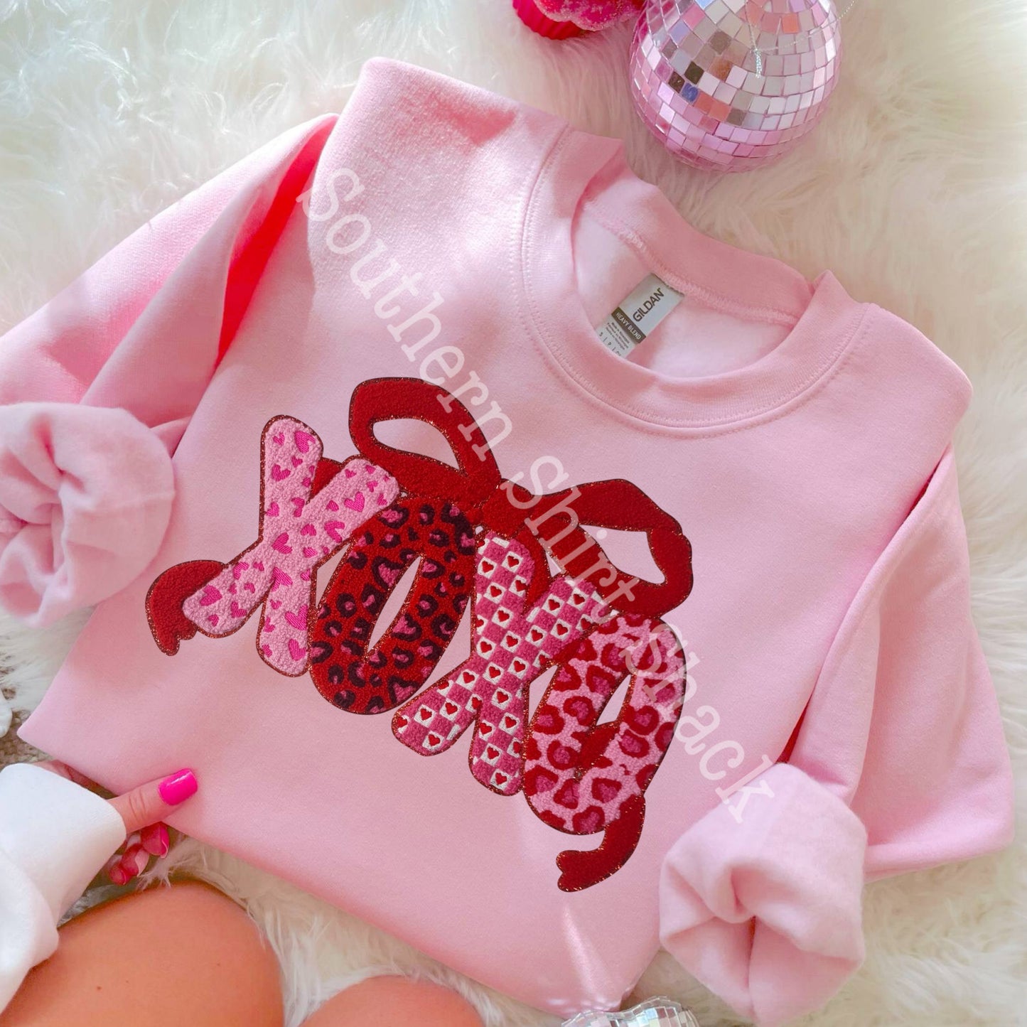 XoXo Chenille Patch Light Pink Sweatshirt