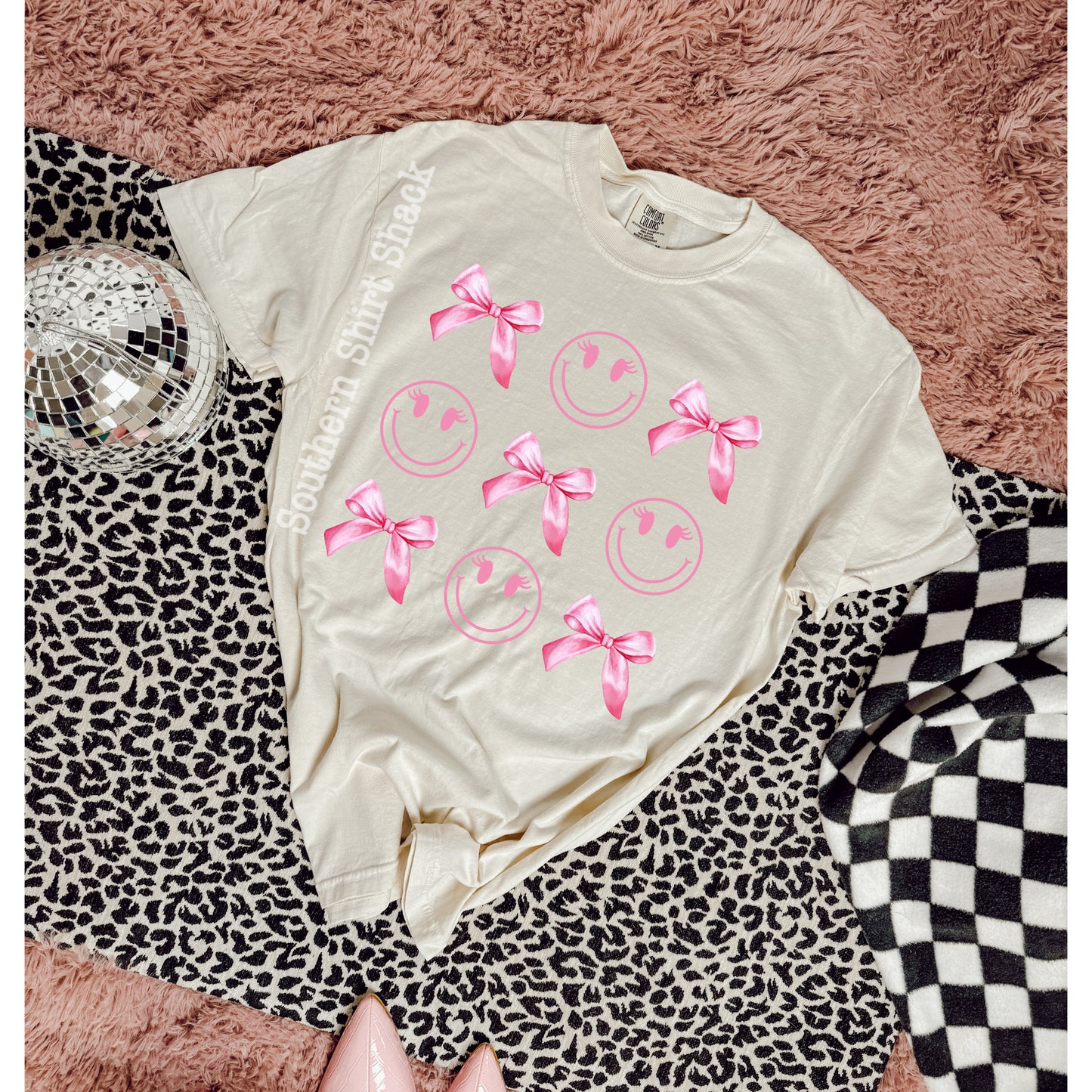 Smiley & Bows CC tee