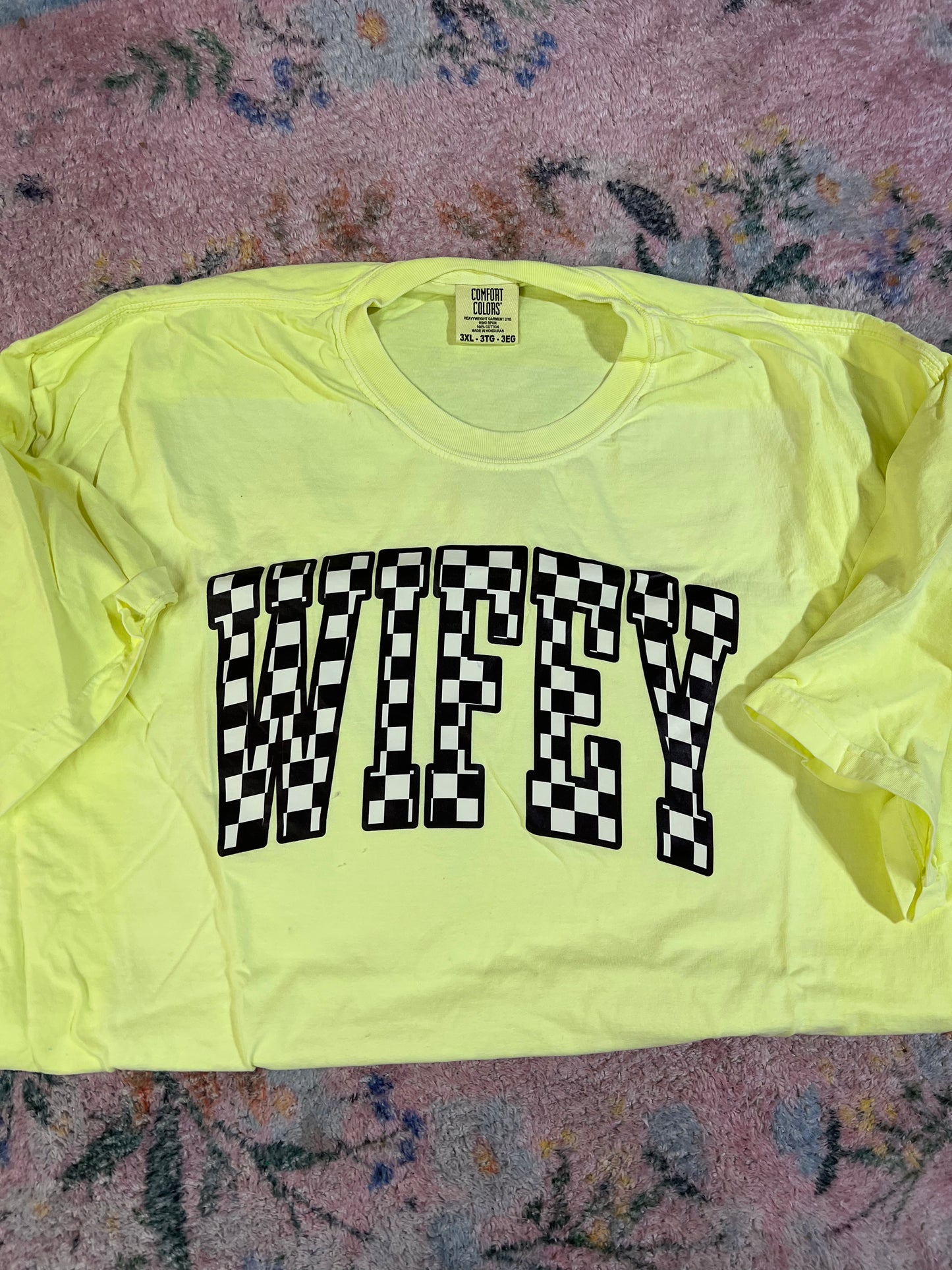 Oopsie wifey checkered tee | 3X | READY TO SHIP