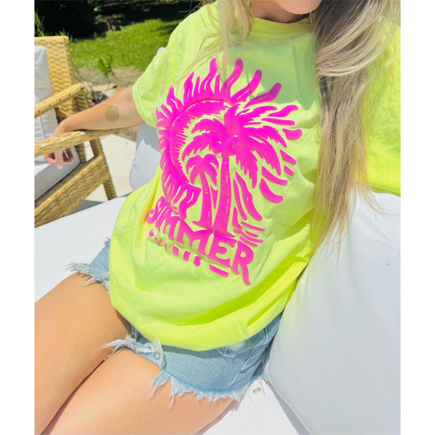 Summer Vibes Puff CC tee