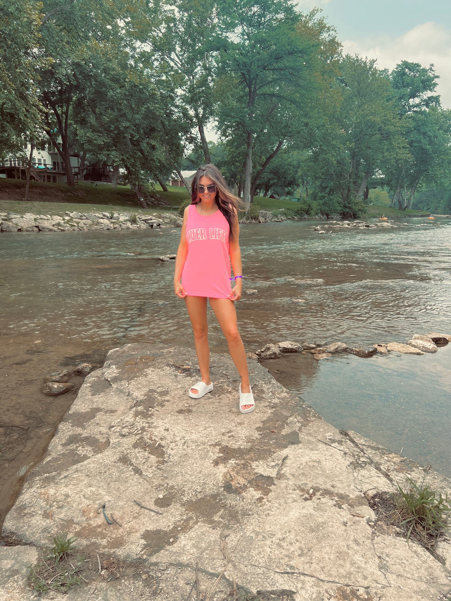 River Life | Puff Print Tank - neon pink