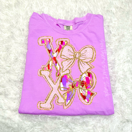 Brushstroke xoxo | Neon Violet  Comfort Colors tee