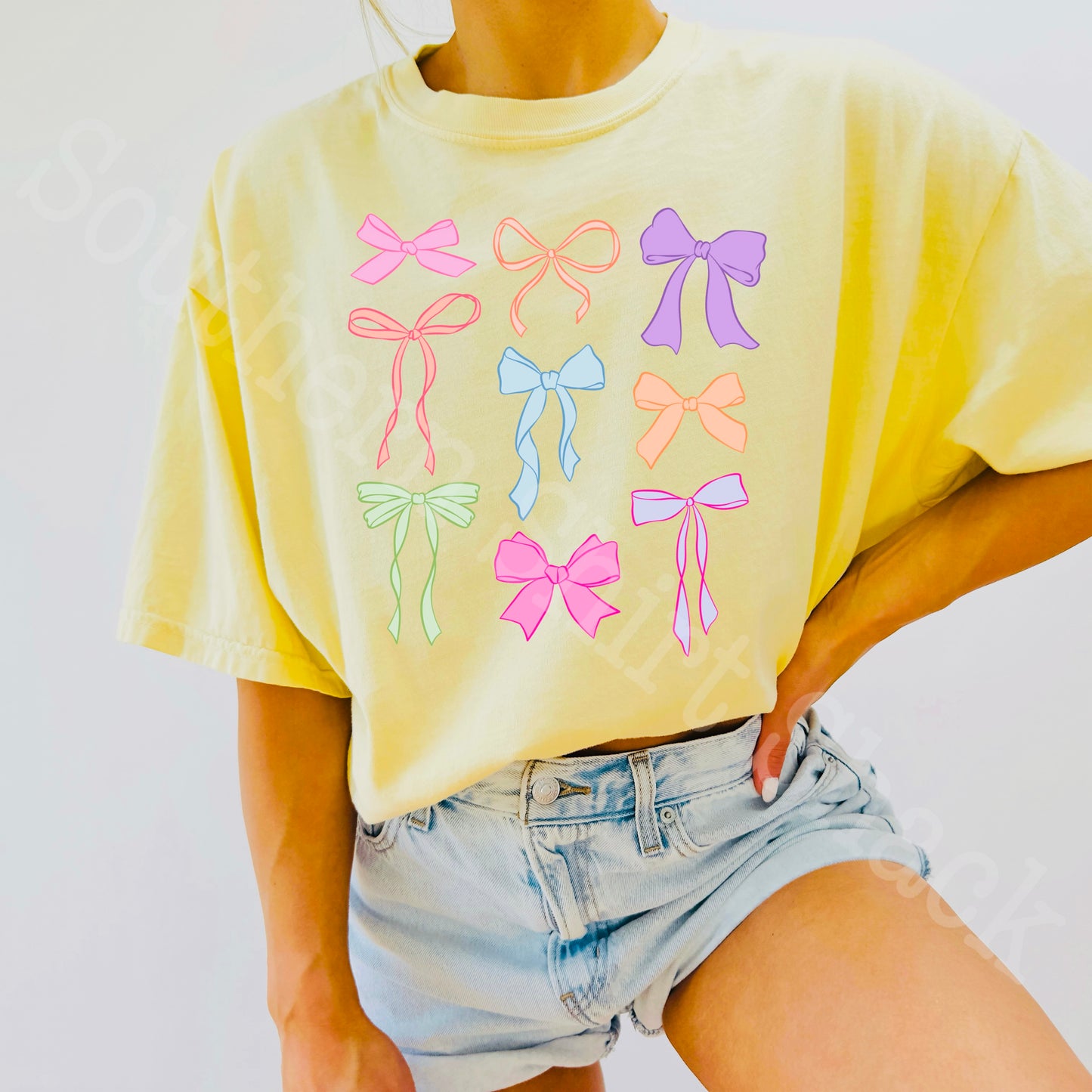 Preppy Bows | Banana CC tee