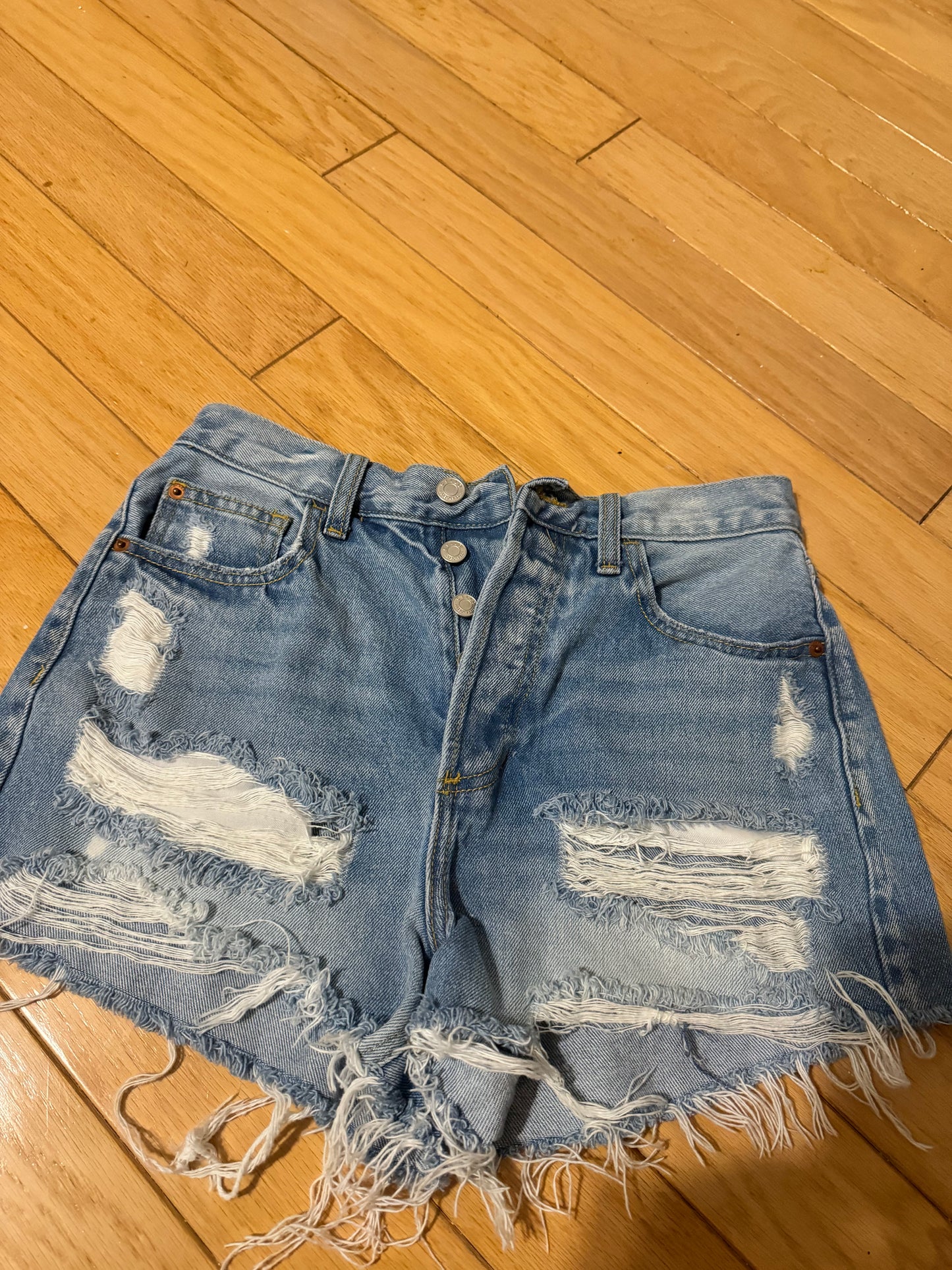 Cello high rise distressed denim shorts size Small