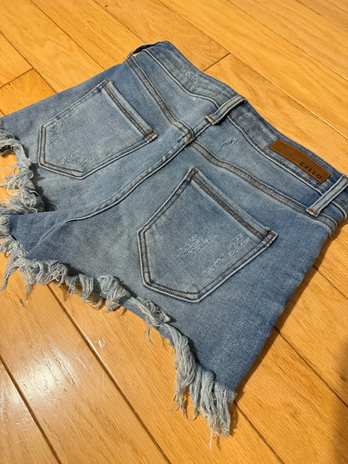 Cello stretchy frayed shorts - size S