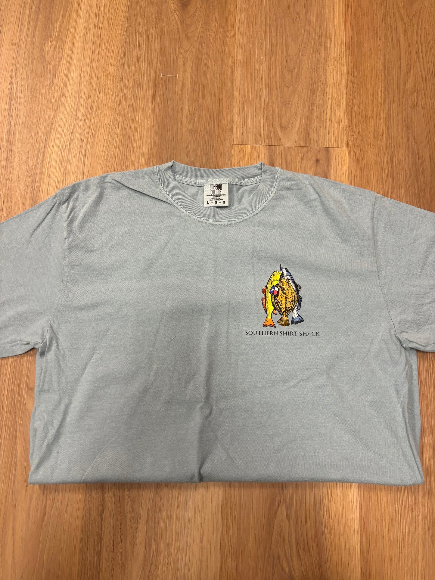 Oopsie fish pocket tee  | L | READY TO SHIP