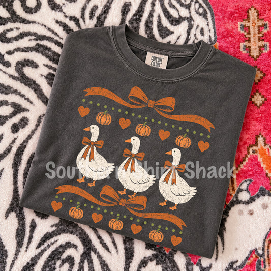 Fall Geese Aestetic | Pepper Comfort Colors tee