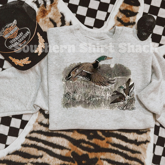 Flying Duck Scene Sweatshirt | Ash Gray