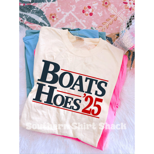 Boats Hoes ‘25 Comfort Colors tee | Ivory