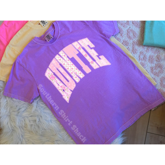 Fancy Floral AUNTIE | Neon Violet Comfort Colors tee