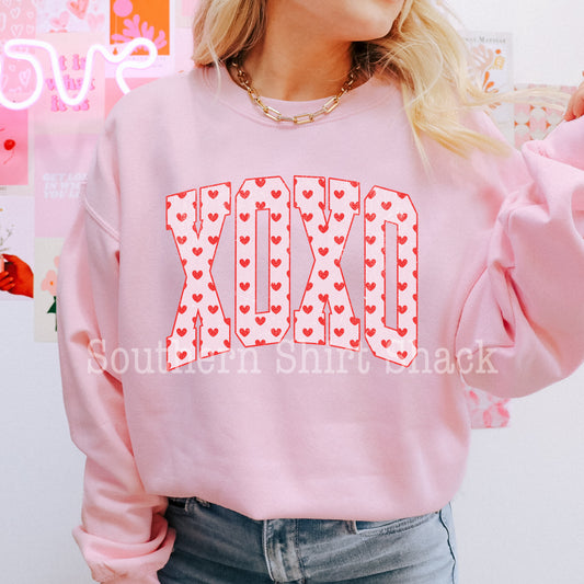 XOXO hearts | Light Pink Sweatshirt