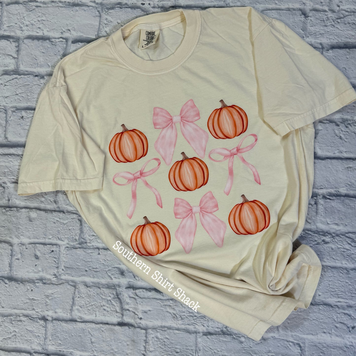 Preppy Pumpkins & Bows | Ivory CC tee