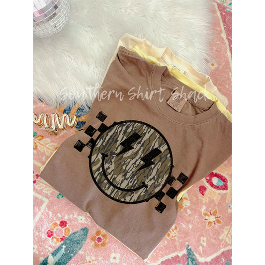 Mossy Camo Smiley Comfort Colors tee | Espresso