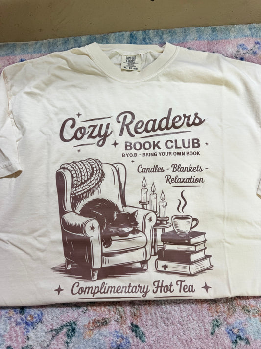 Cozy readers tee | XL | READY TO SHIP