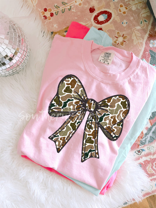 Duck Camo Bow Comfort Colors tee | Blossom