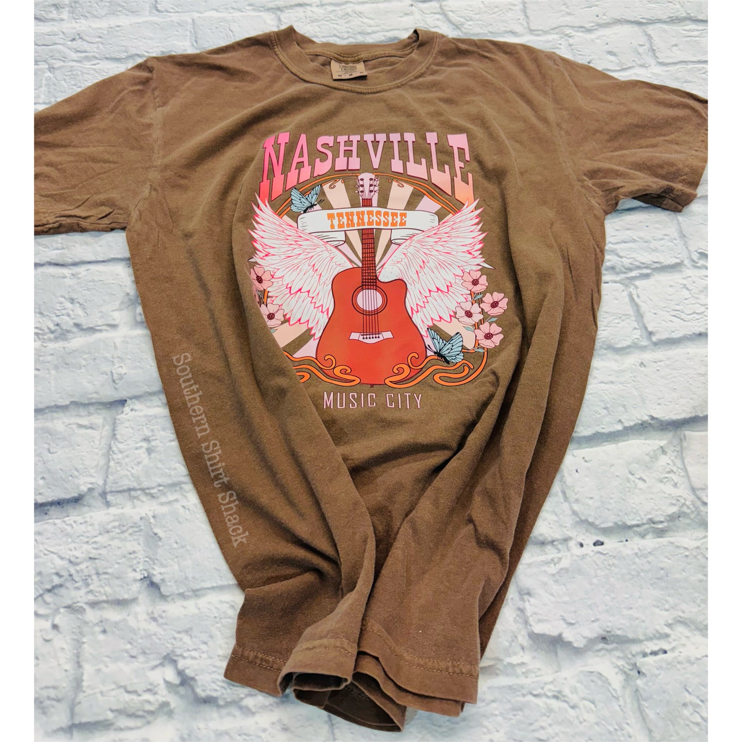 Groovy Nashville | Espresso CC tee