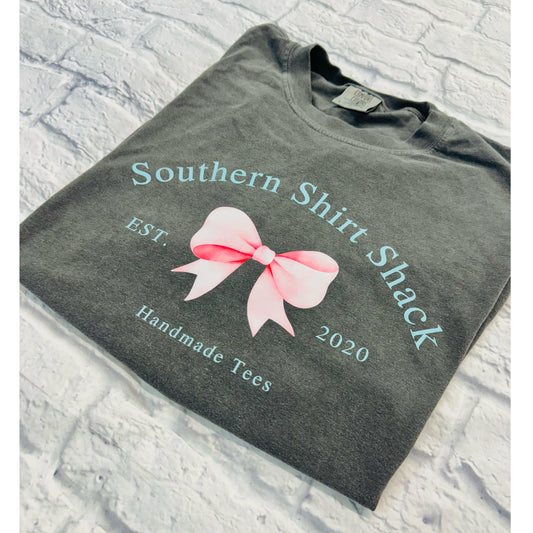 Southern Shirt Shack Bow | Pepper CC tee