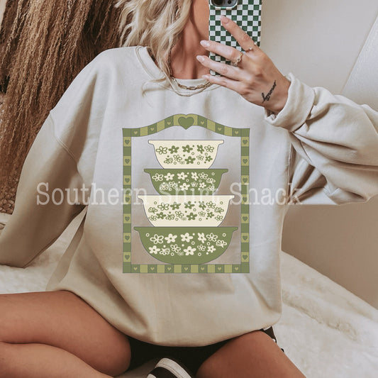Vintage Pyrex Green & White Sweatshirt | Sand