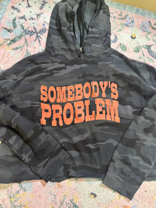Somebody’s problem cropped camo hoodie | xl | READY TO SHIP