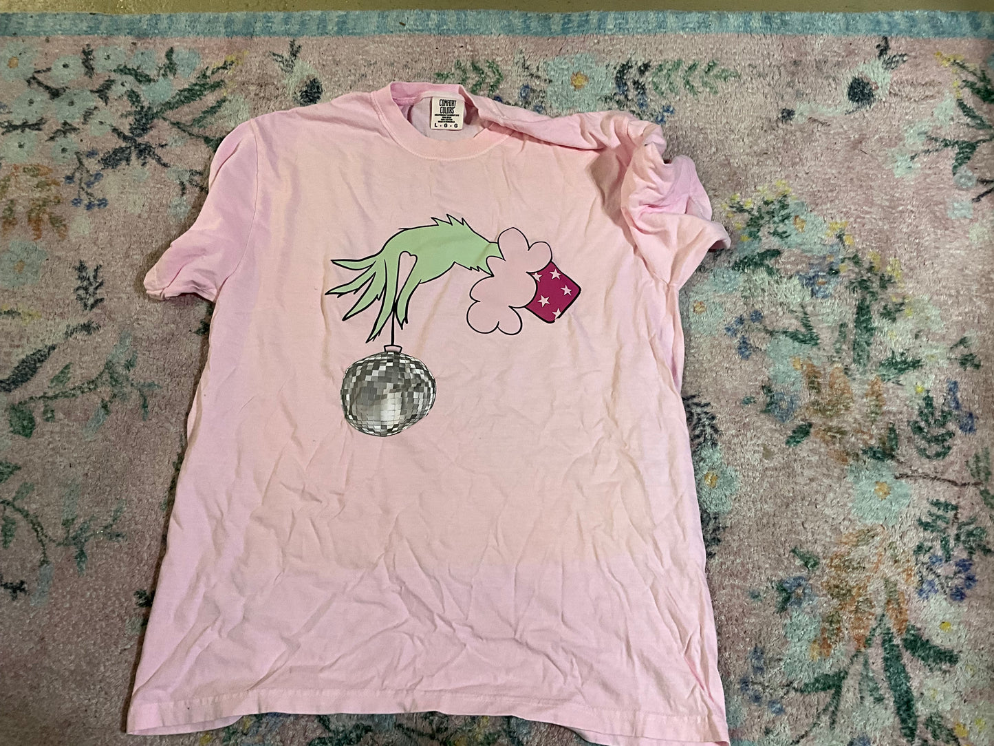 Oopsie green character ornament tee | L | READY TO SHIP