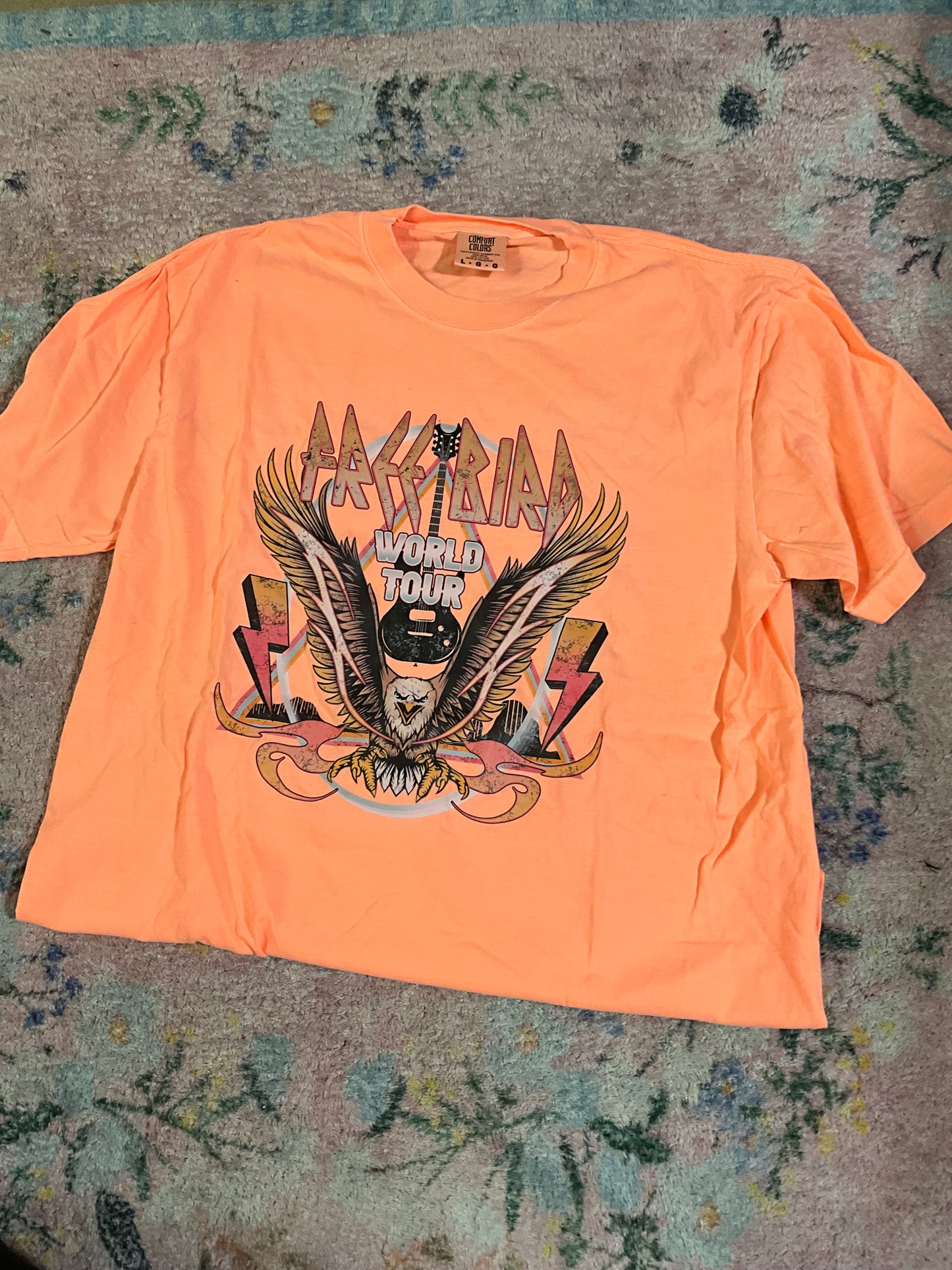 Oopsie freebird tee  | L | READY TO SHIP