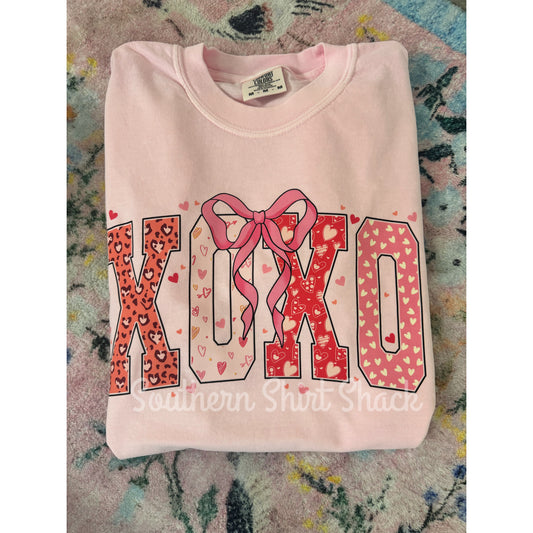 Girly xoxo | Blossom Comfort Colors tee