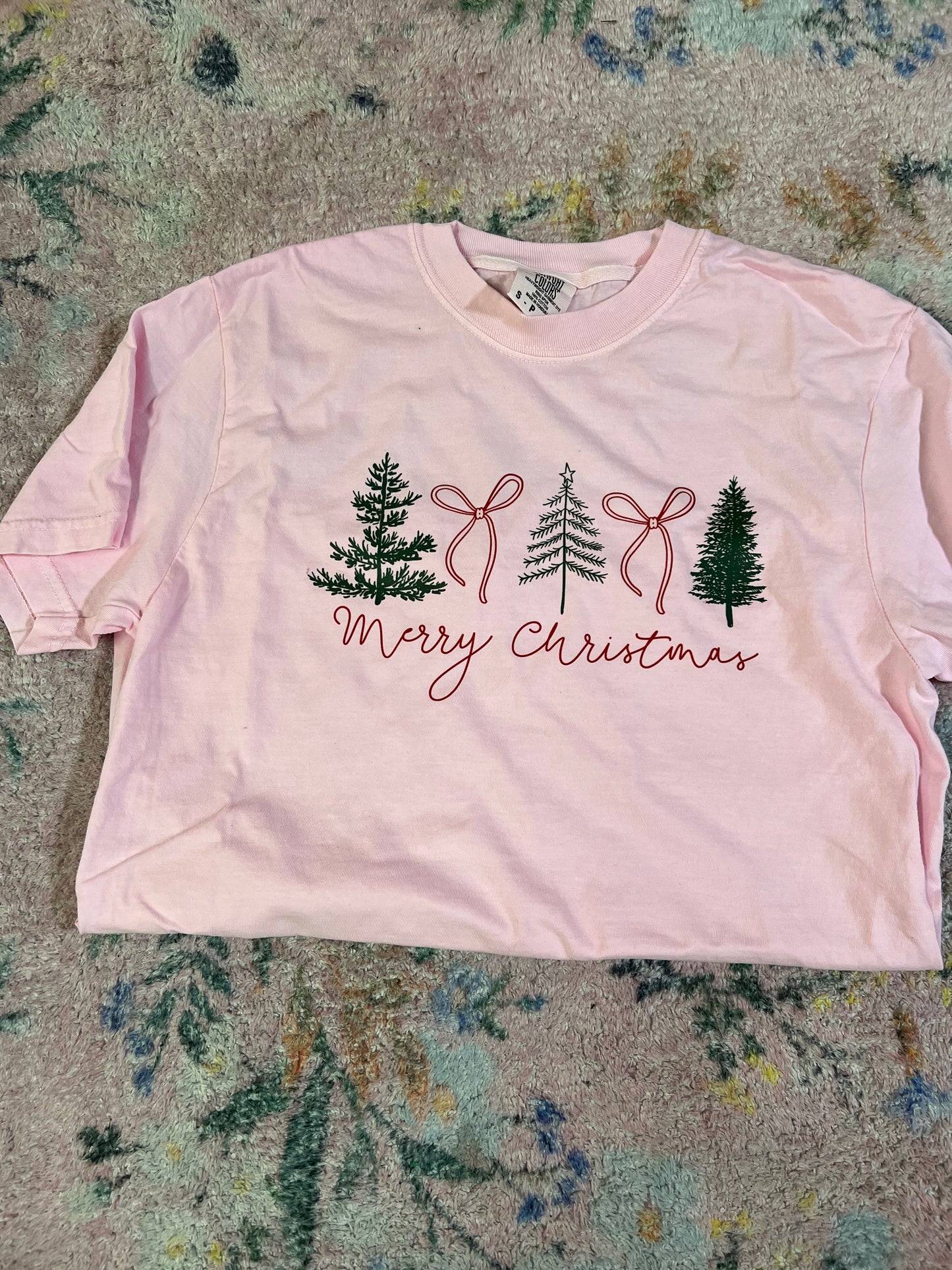 Trees and bows T shirt | s | READY TO SHIP