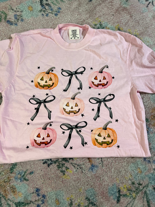 Oopsie Bows and Pumpkins tee  | m | READY TO SHIP