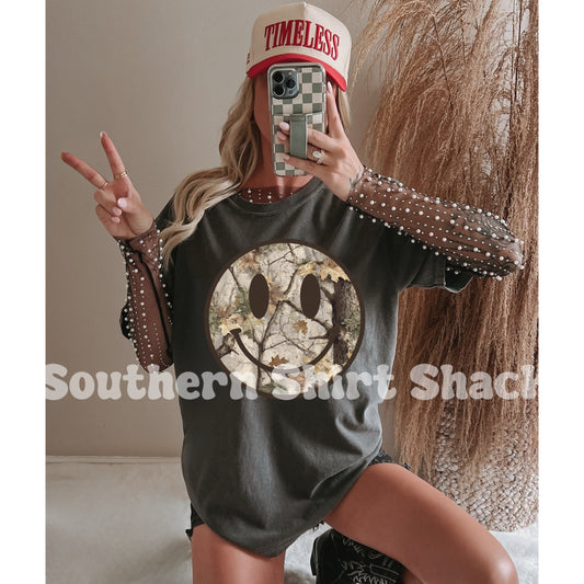 Light Tree Camo Smiley Face | Pepper Comfort Colors Tee