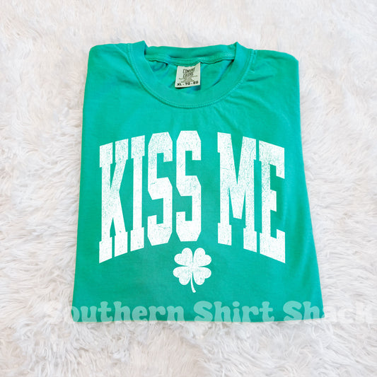 Kiss me clover Comfort Colors tee | Island Green