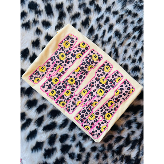 Leopard Smiley Mama Comfort Colors Tee | Butter Yellow