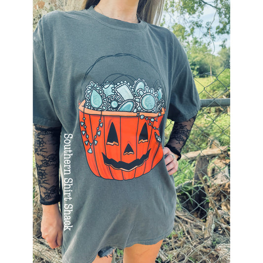 Turquoise Halloween | Pepper CC tee