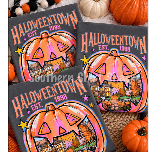 H@lloweentown Jac | Pepper Comfort Colors tee